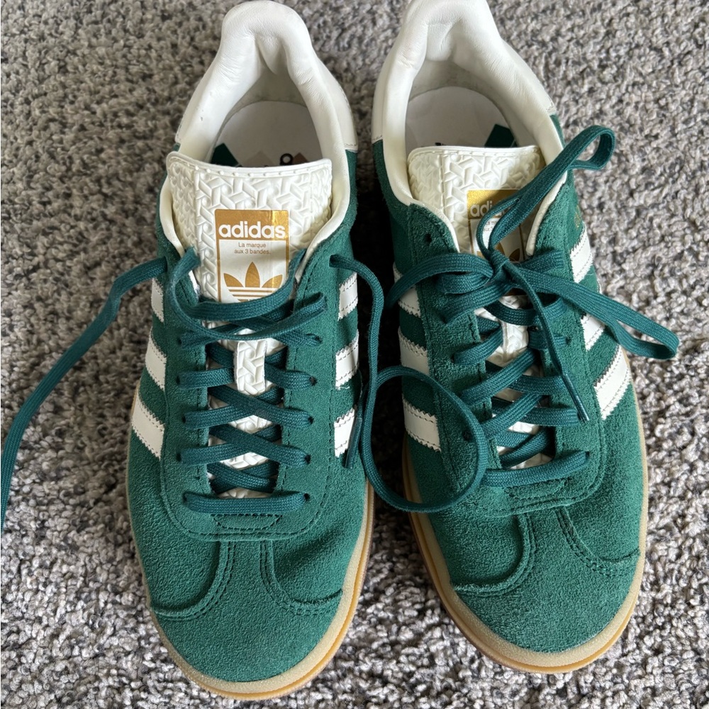adidas Gazelle Platform Sneakers in Green and Cream with Brown Sole - Picture 3 of 7